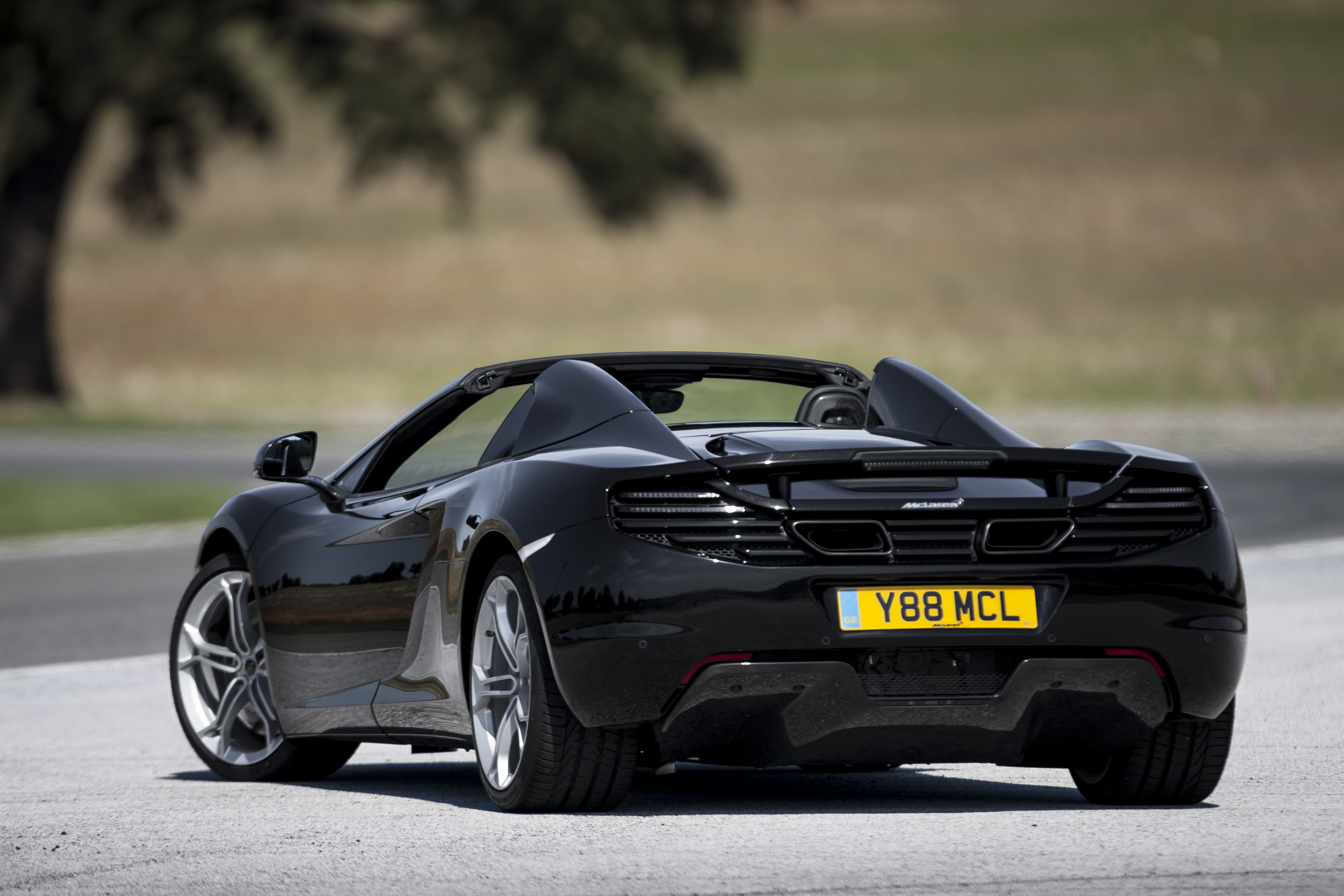 Про 4 12. MCLAREN 12c. MCLAREN 12. MCLAREN 2012 12c. Макларен мп4 12с зад.